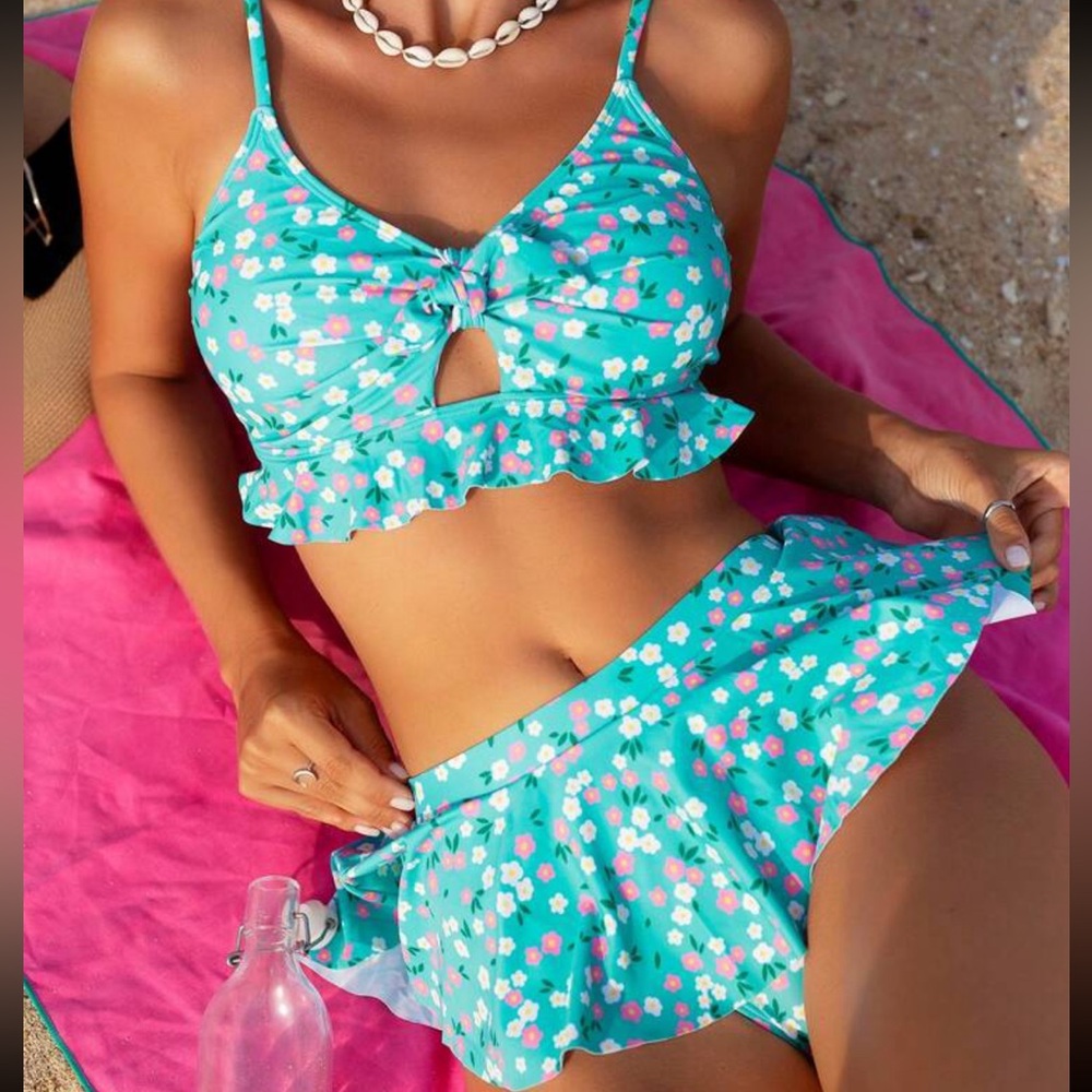Blue Floral print ruffle hem bikini set